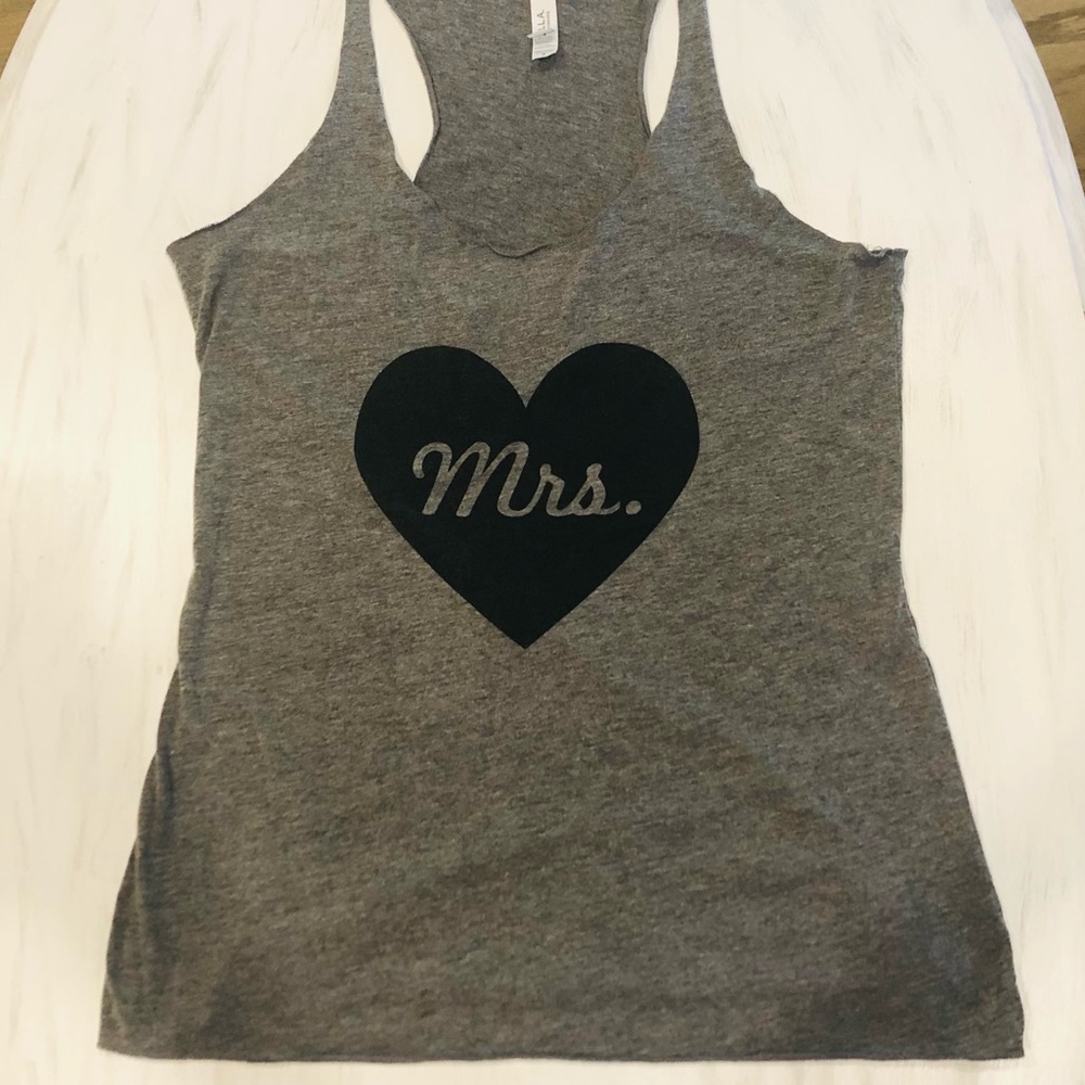 MRS. Tank top 🤍